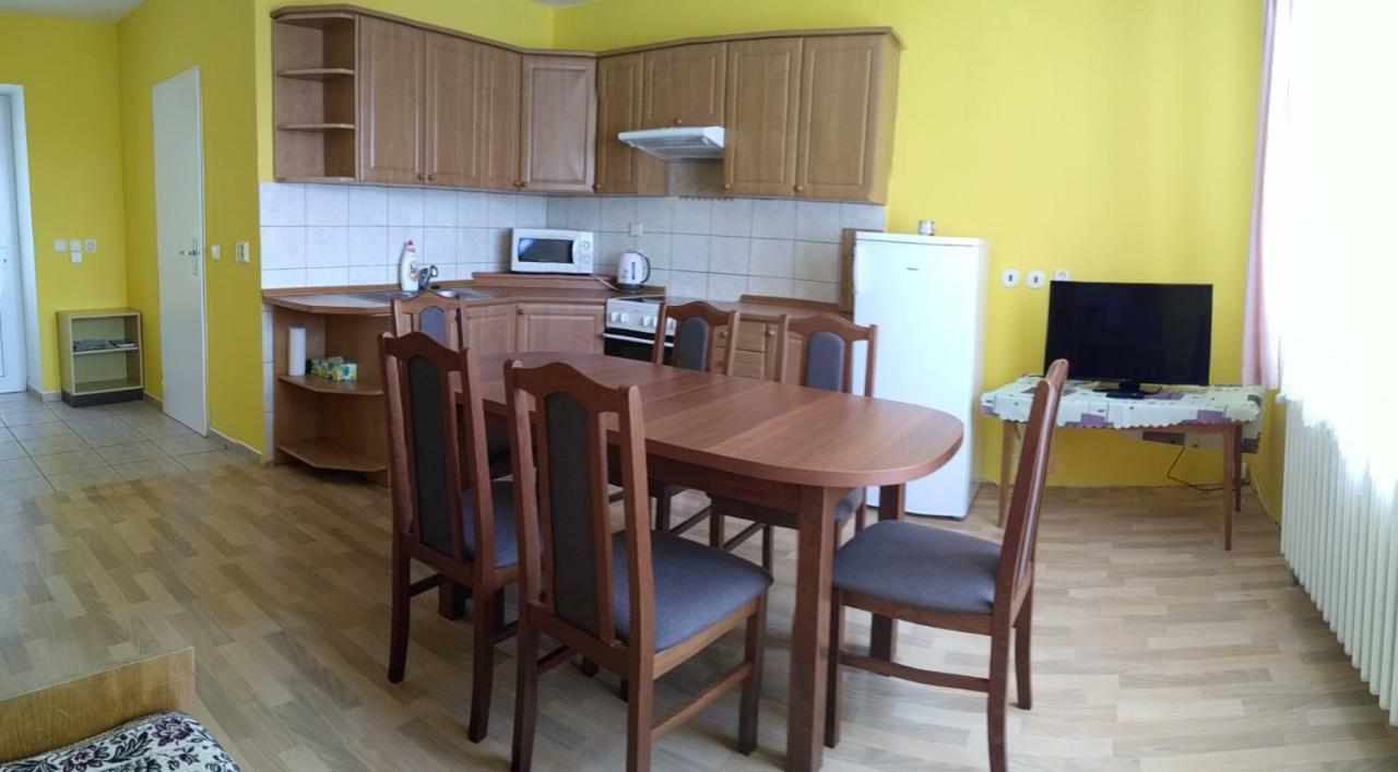 Apartman Utvina Eksteriør bilde